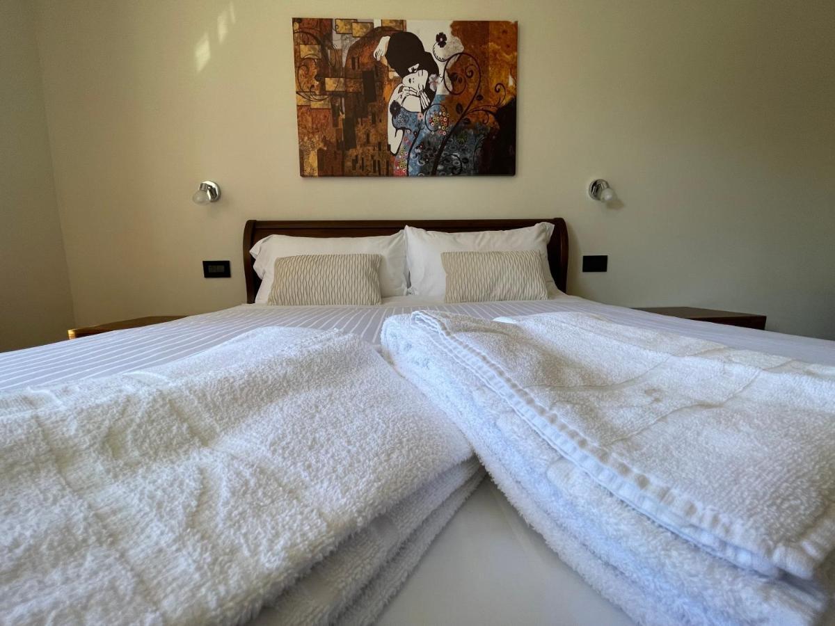 Al Laghetto La Morra B&B 외부 사진